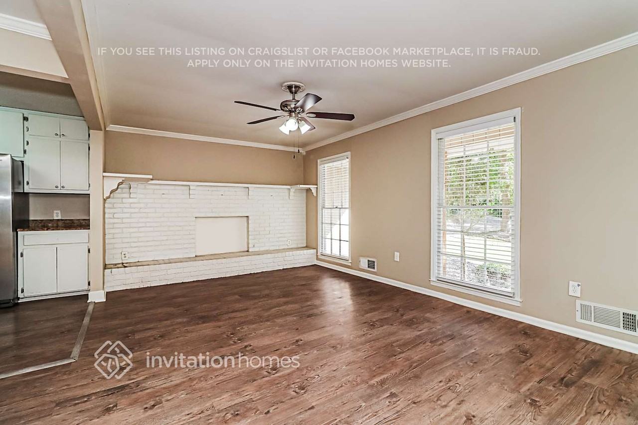 2481 W Bridge Pl Ne - Photo 5 of 17