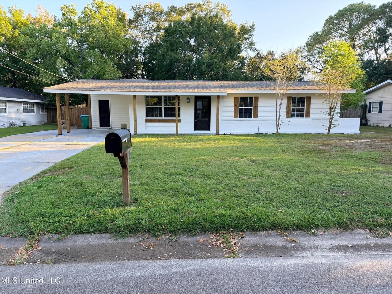 2714 Clairmont Ave - Photo 2 of 23