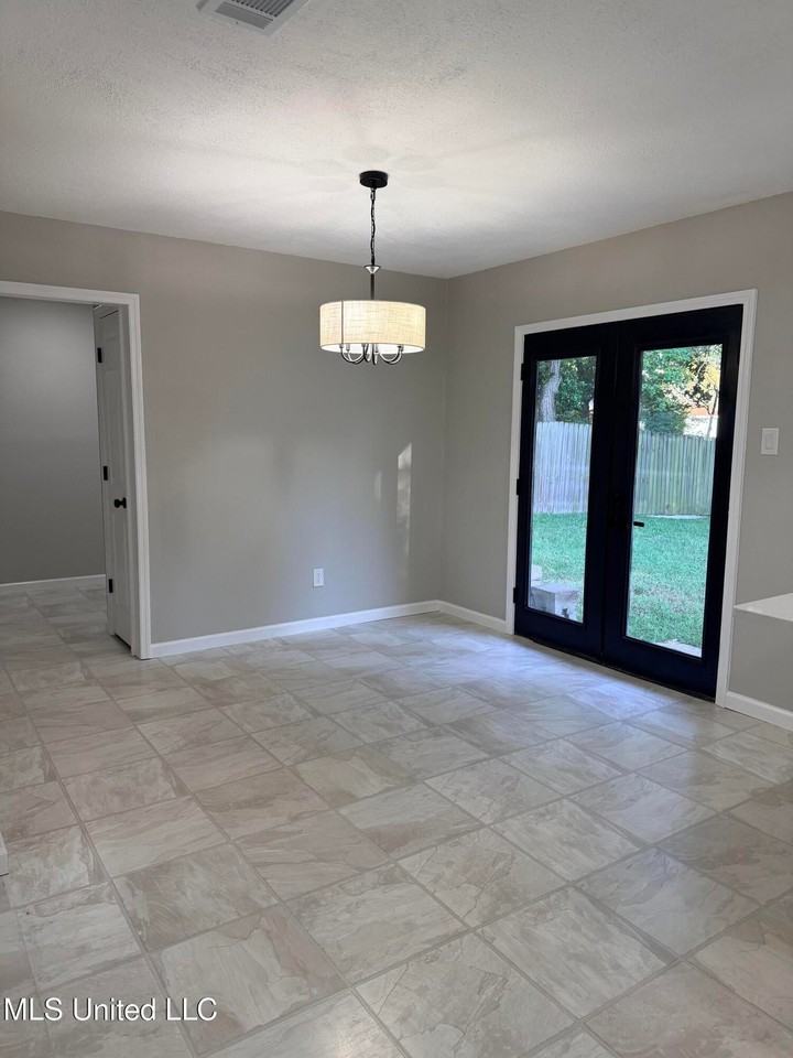 2714 Clairmont Ave - Photo 5 of 23