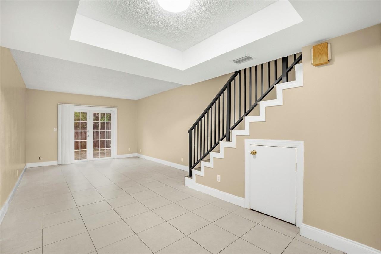 6111 Sw 42nd Ct - Photo 2 of 13