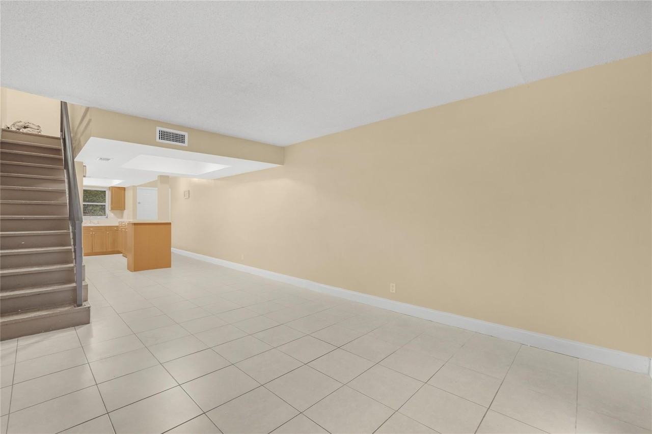 6111 Sw 42nd Ct - Photo 4 of 13