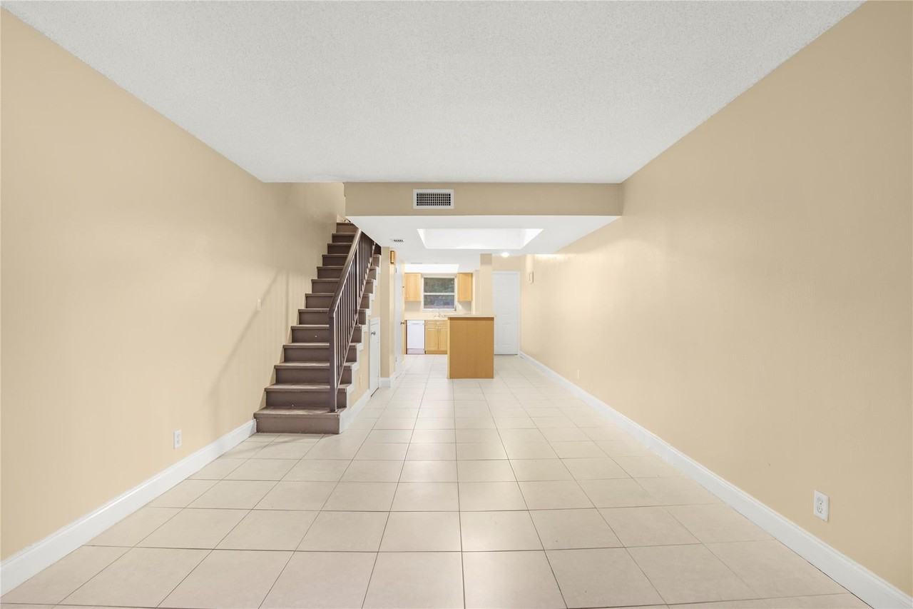 6111 Sw 42nd Ct - Photo 5 of 13