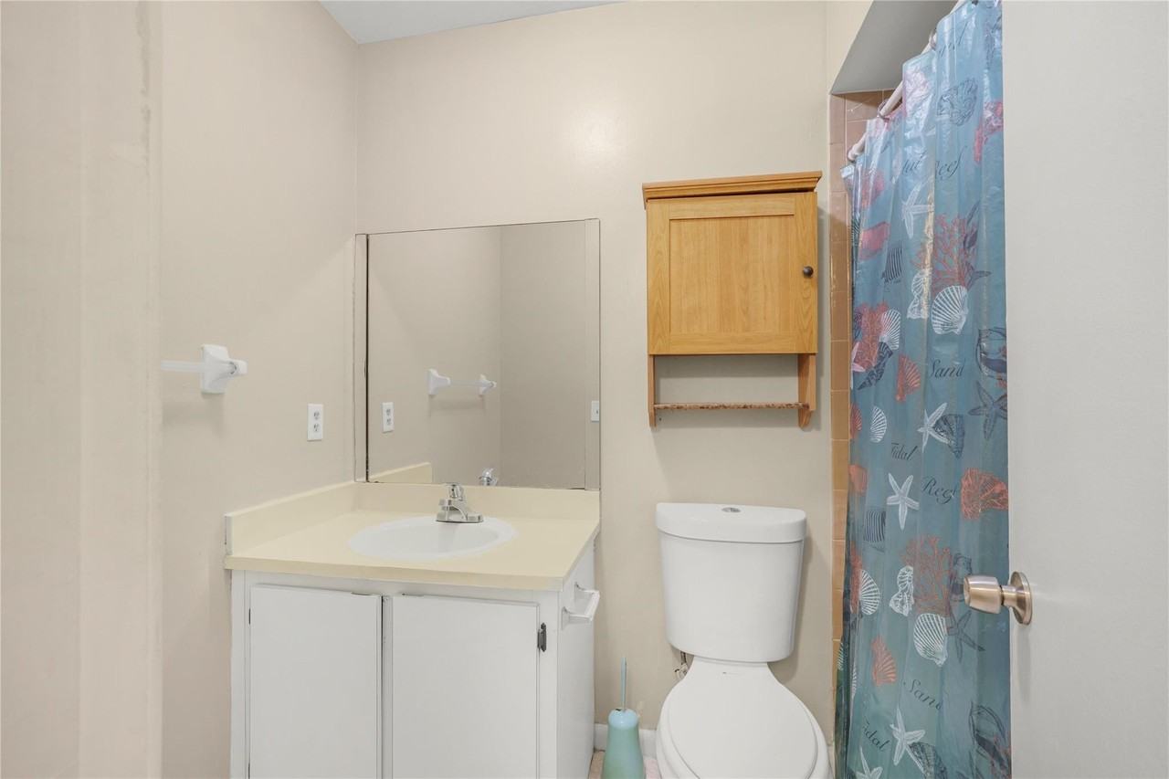 6111 Sw 42nd Ct - Photo 7 of 13