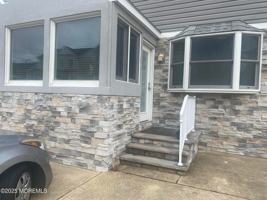 featured image of 60 Harding Ave