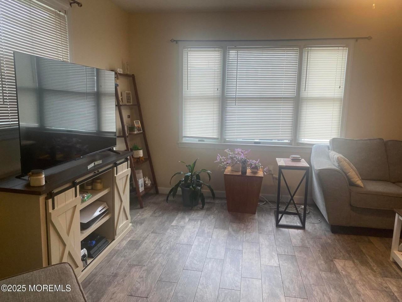 60 Harding Ave - Photo 5 of 9