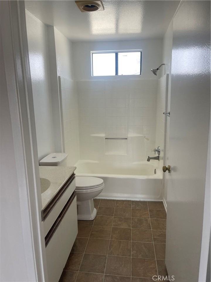 1001 N Raymond Ave - Photo 4 of 12