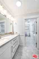 4212 W Franklin Ave - Photo 1 of 1