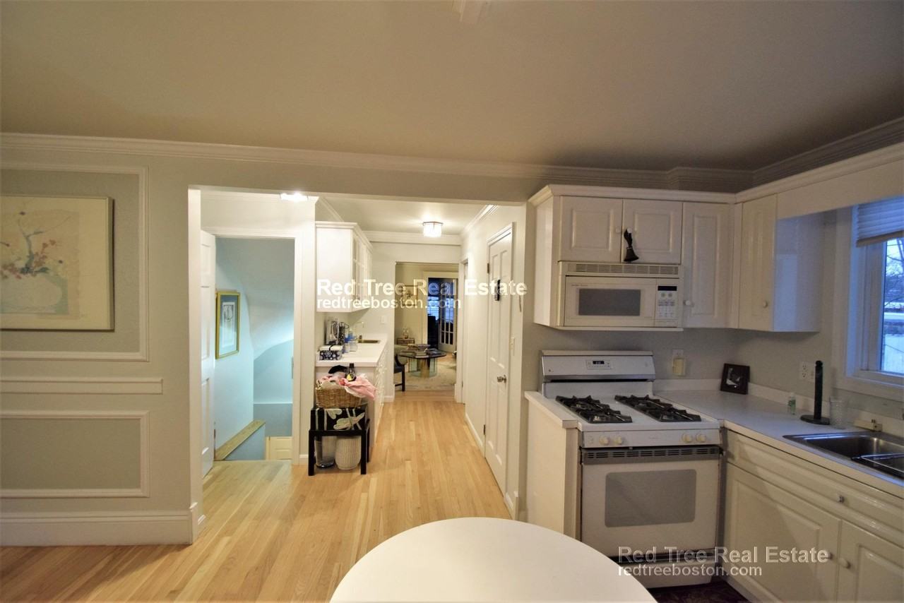 25 Wade St - Photo 7 of 30
