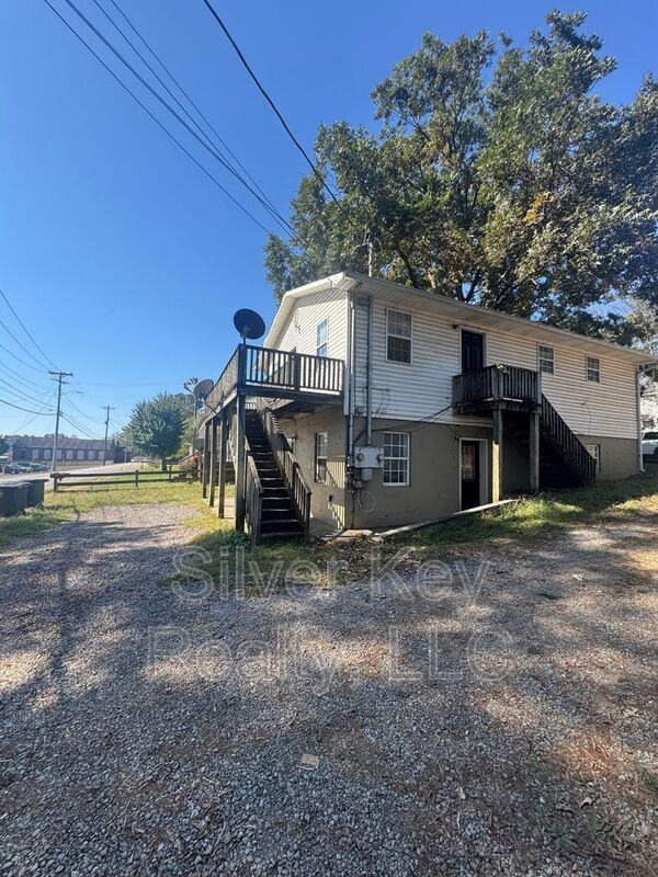 702 Eastanallee Ave #2 - Photo 3 of 19