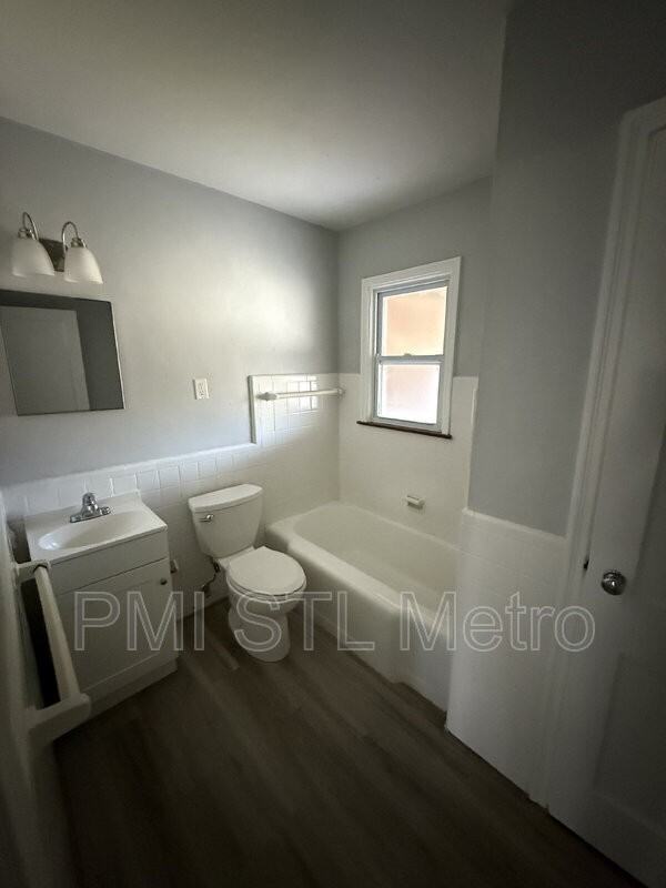 4952 Oleatha Ave #4954 - Photo 4 of 7