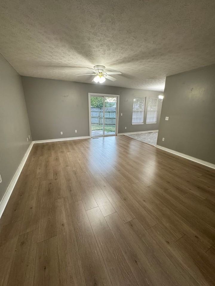 706 706 W. Countryside - Photo 3 of 15