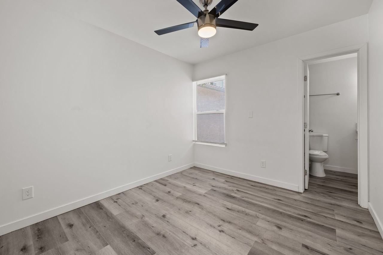 4924 64th St - Photo 7 of 11