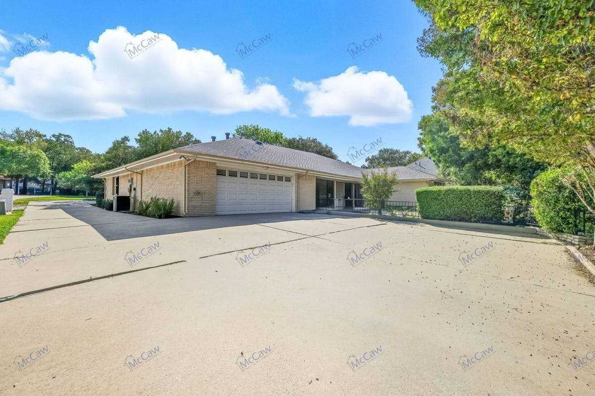 6117 Lantana Ln - Photo 3 of 10