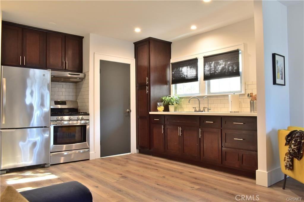 908 Victoria Ave - Photo 6 of 16