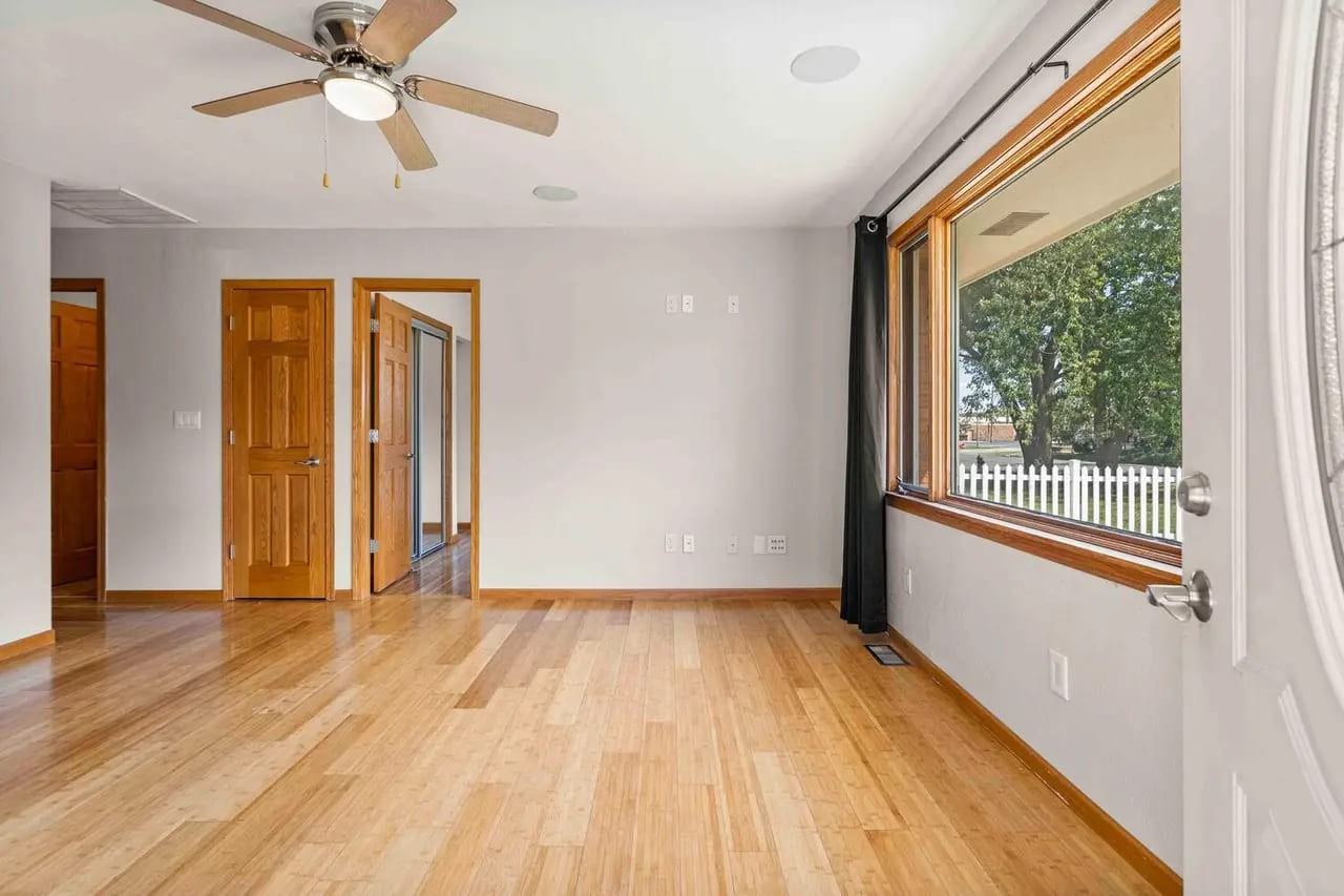 1014 Francis Dr - Photo 2 of 24