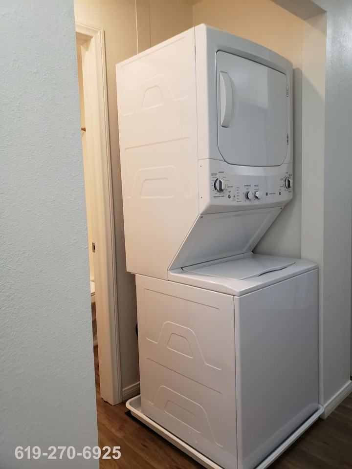 1261 Victor St #9 - Photo 2 of 22