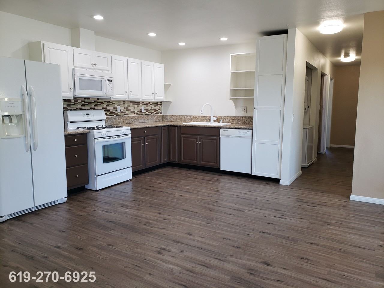 1261 Victor St #9 - Photo 5 of 22