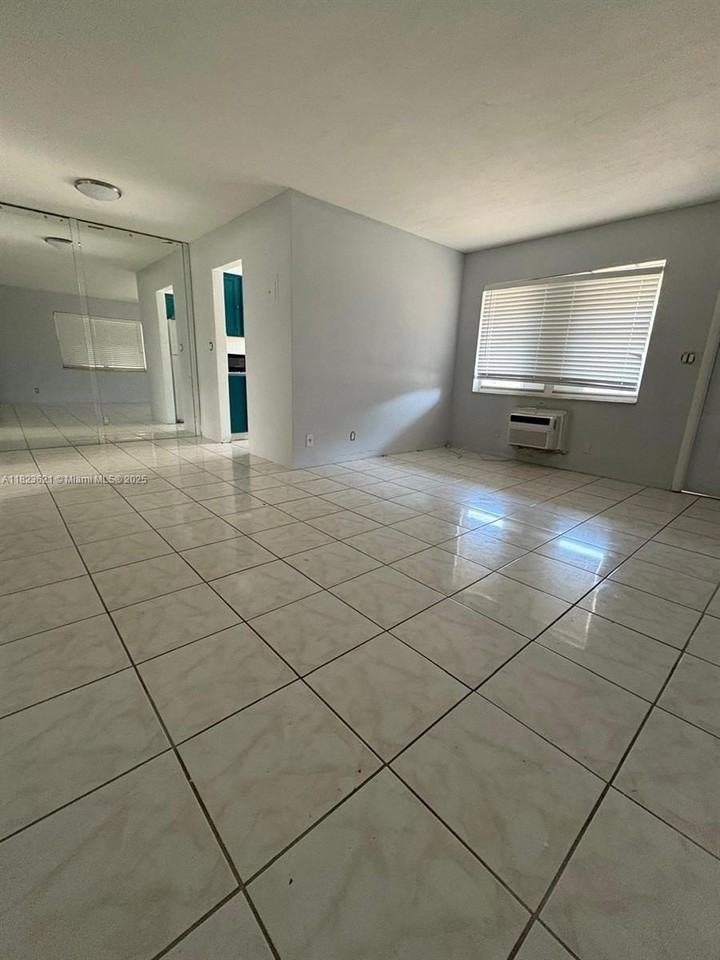 1816 Mckinley St #12 - Photo 2 of 22