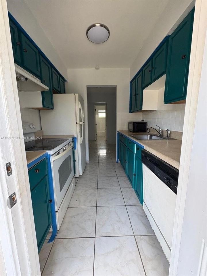 1816 Mckinley St #12 - Photo 5 of 22