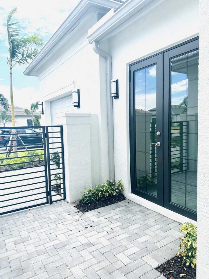 12465 Sw Crystal Cove Dr - Photo 4 of 39