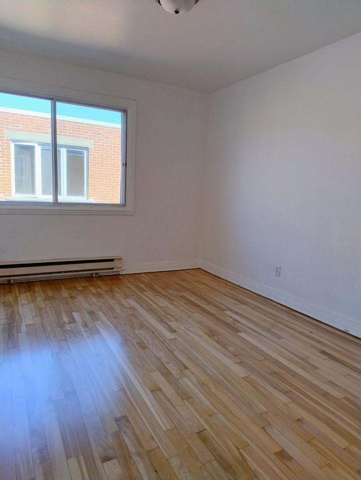 Rue Fleury Ouest - Photo 3 of 30