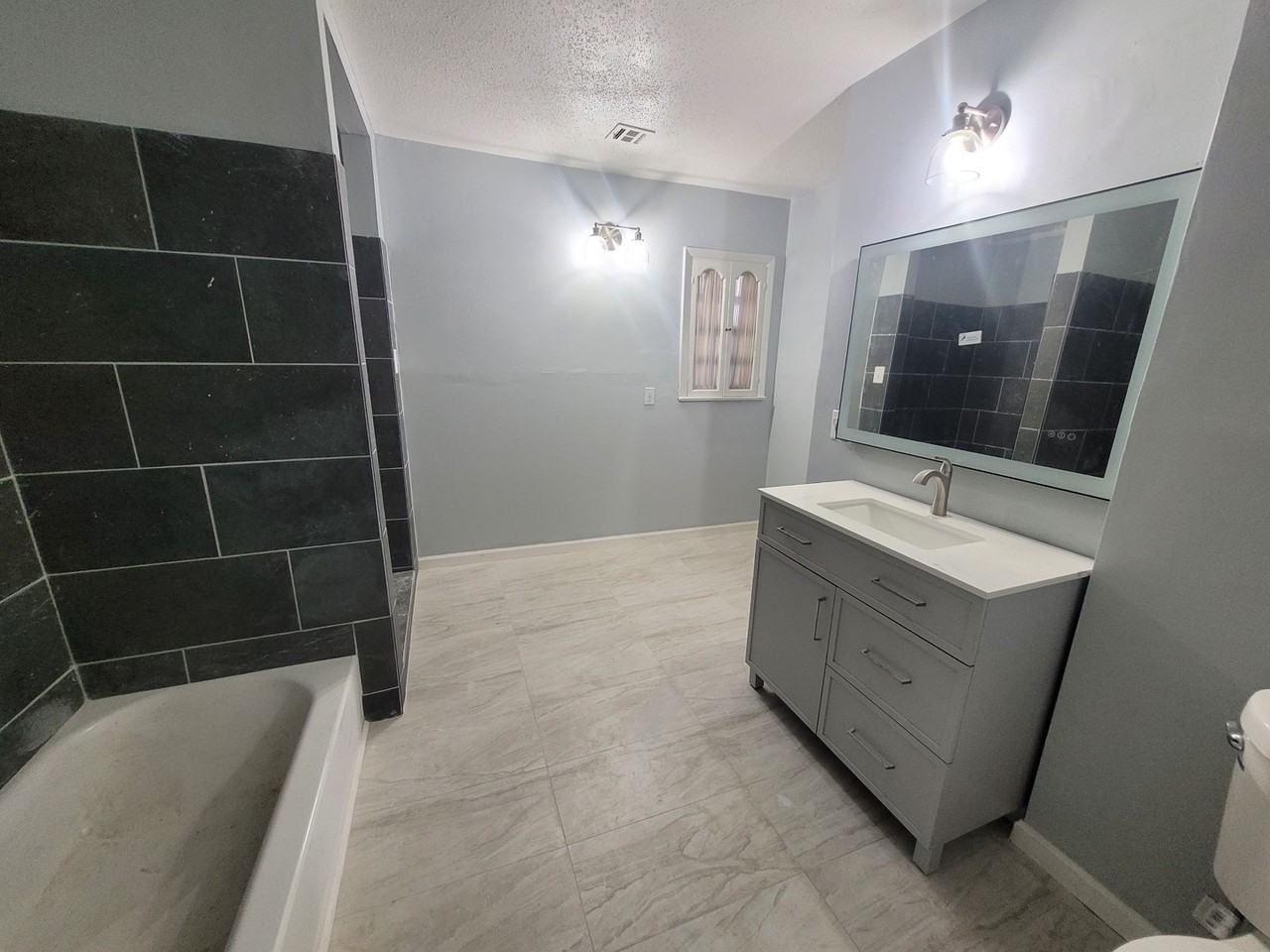 4115 Powelldale Dr - Photo 4 of 13