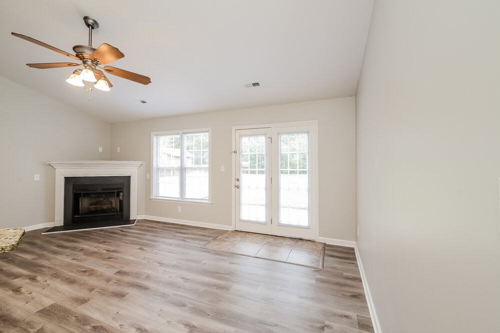 2459 Joshua Ln - Photo 4 of 16