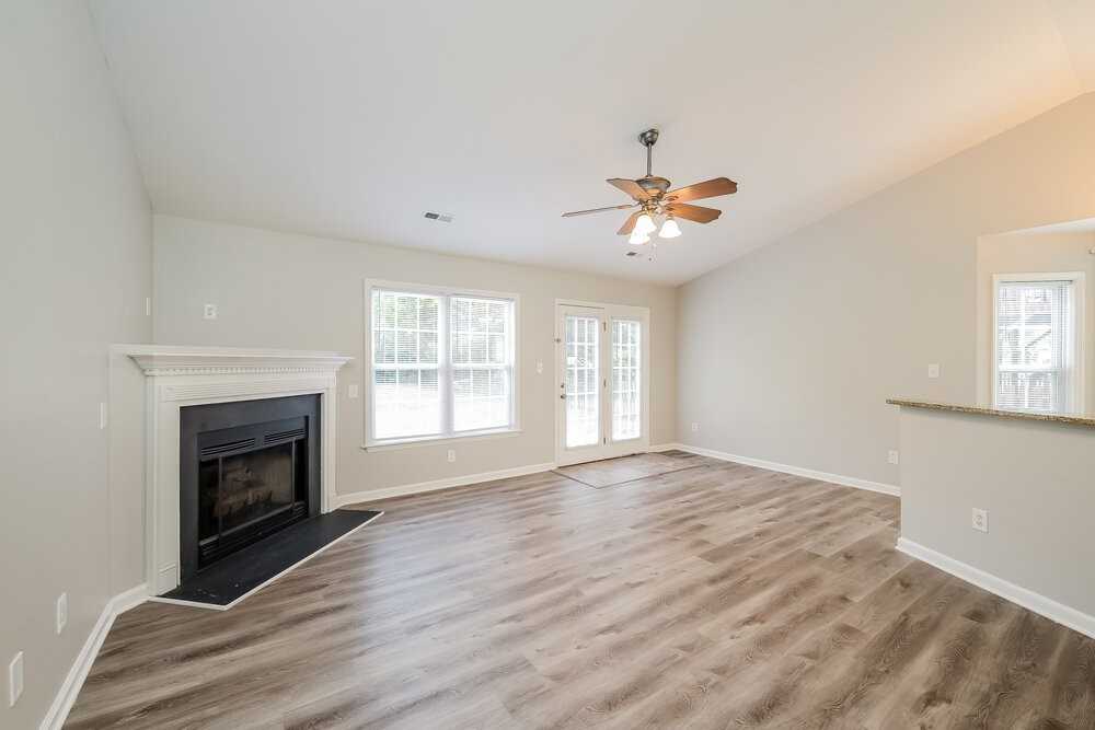 2459 Joshua Ln - Photo 5 of 16