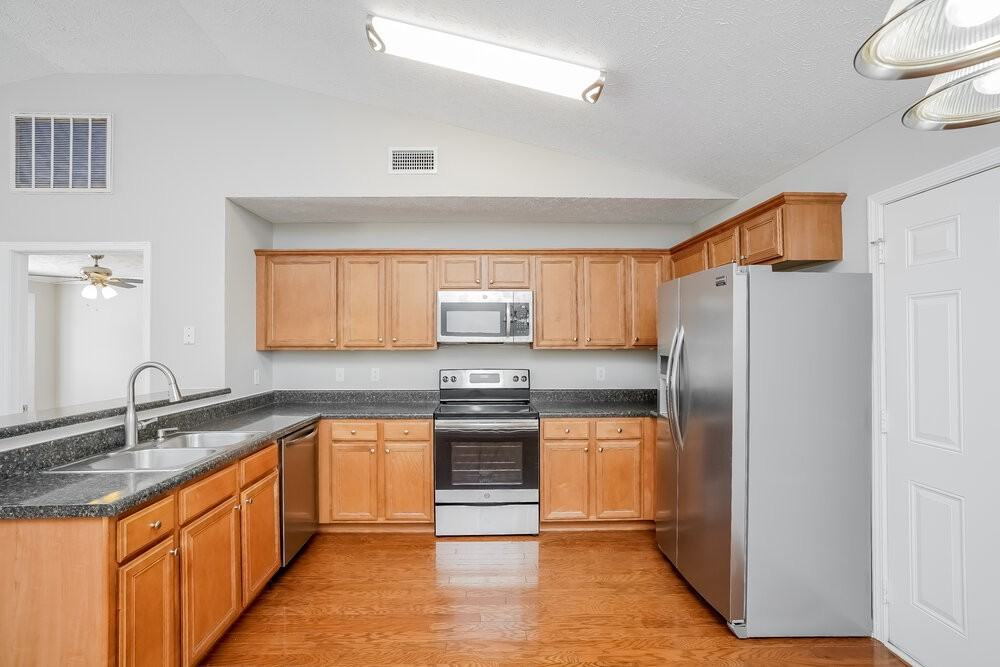 3327 Velvet Ct - Photo 7 of 16