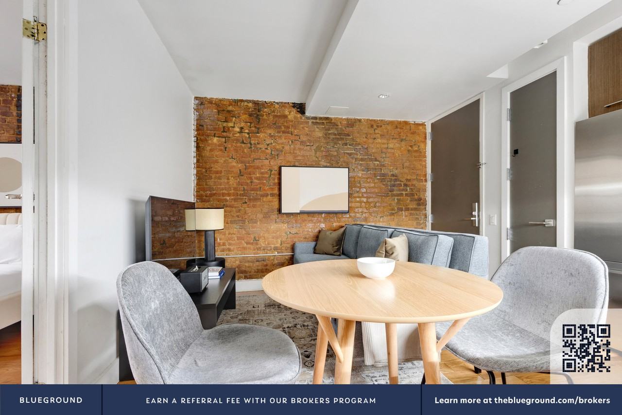 72 Willoughby Street - Photo 5 of 26