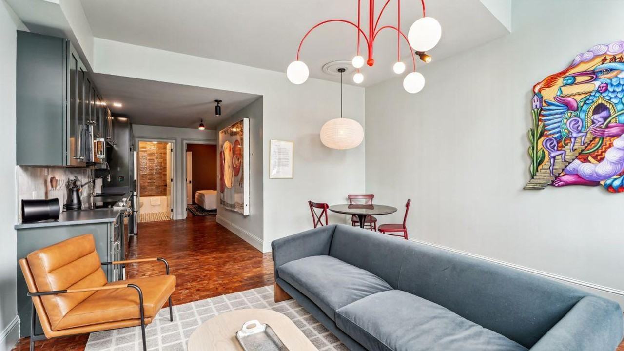 310 South Rampart Street - Photo 4 of 33