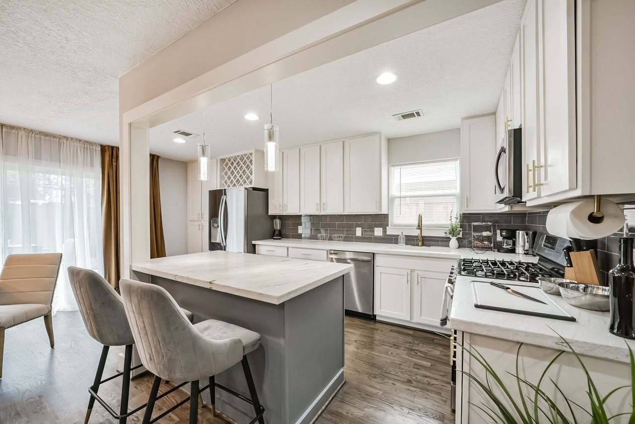 5719 Viking Drive #1316400P - Photo 2 of 30