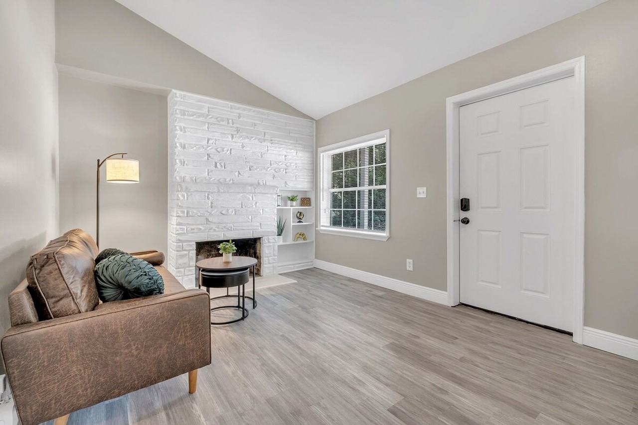 915 Buena Vista Dr #1319917P - Photo 2 of 24