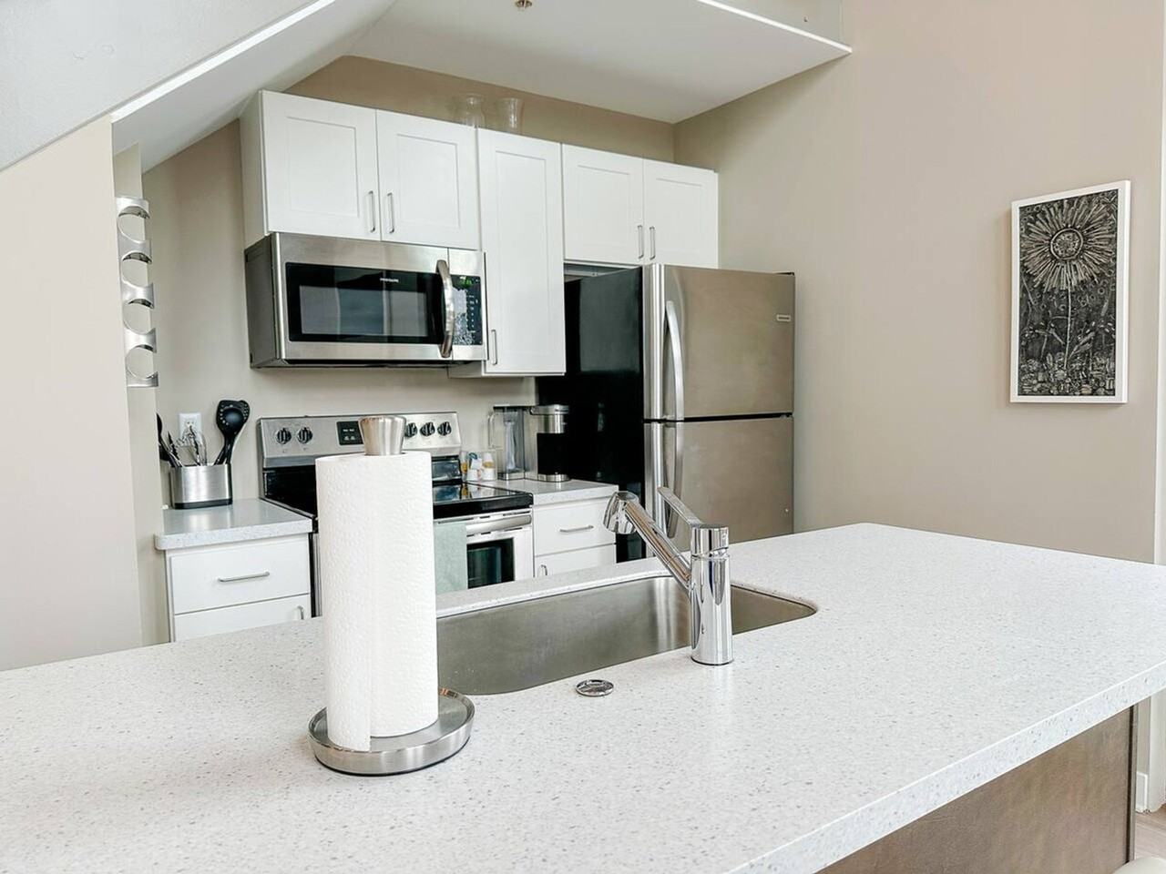 630 Goodman St S #1094659P - Photo 4 of 28