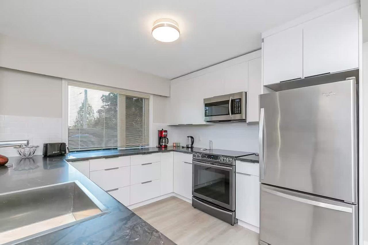 2040 27th Street #1316247P - Photo 6 of 23