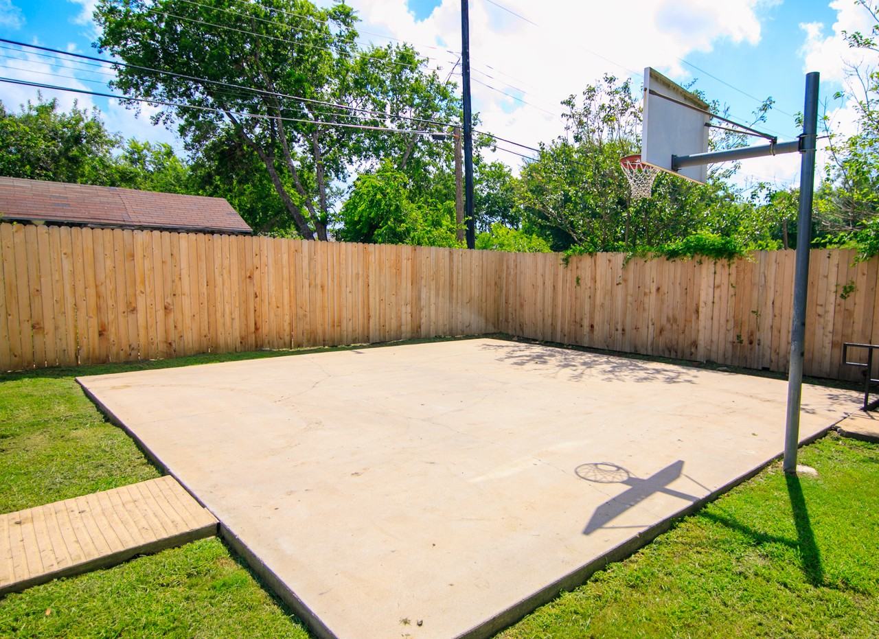 Riverside Meadows - Photo 6 of 98