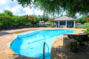 featured image of 1601 Montopolis Dr