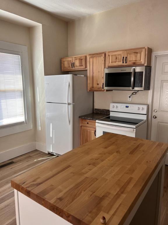 1201 W Main St - Photo 6 of 8