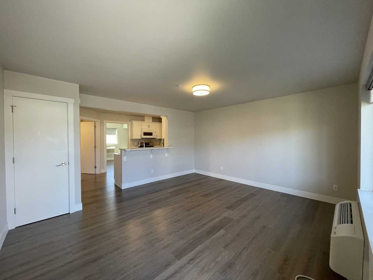 411 6th Street Northeast #A - Photo 4 of 24