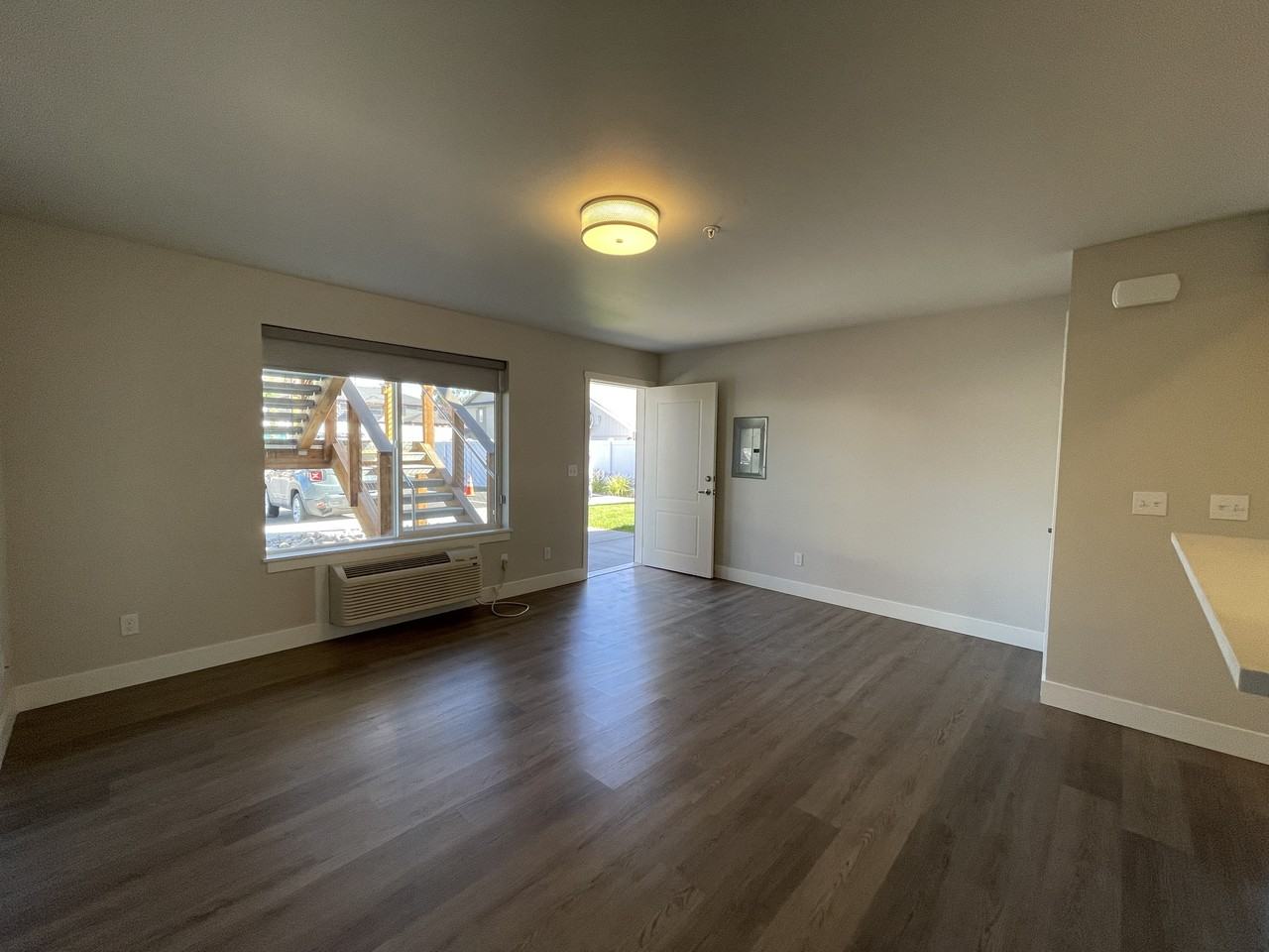 411 6th Street Northeast #A - Photo 5 of 24