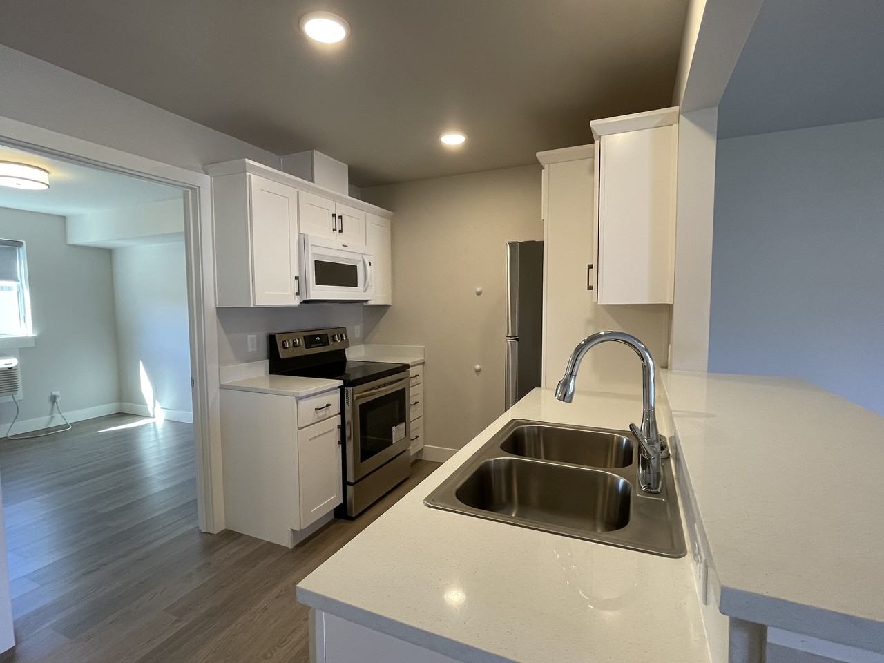 411 6th Street Northeast #A - Photo 6 of 24