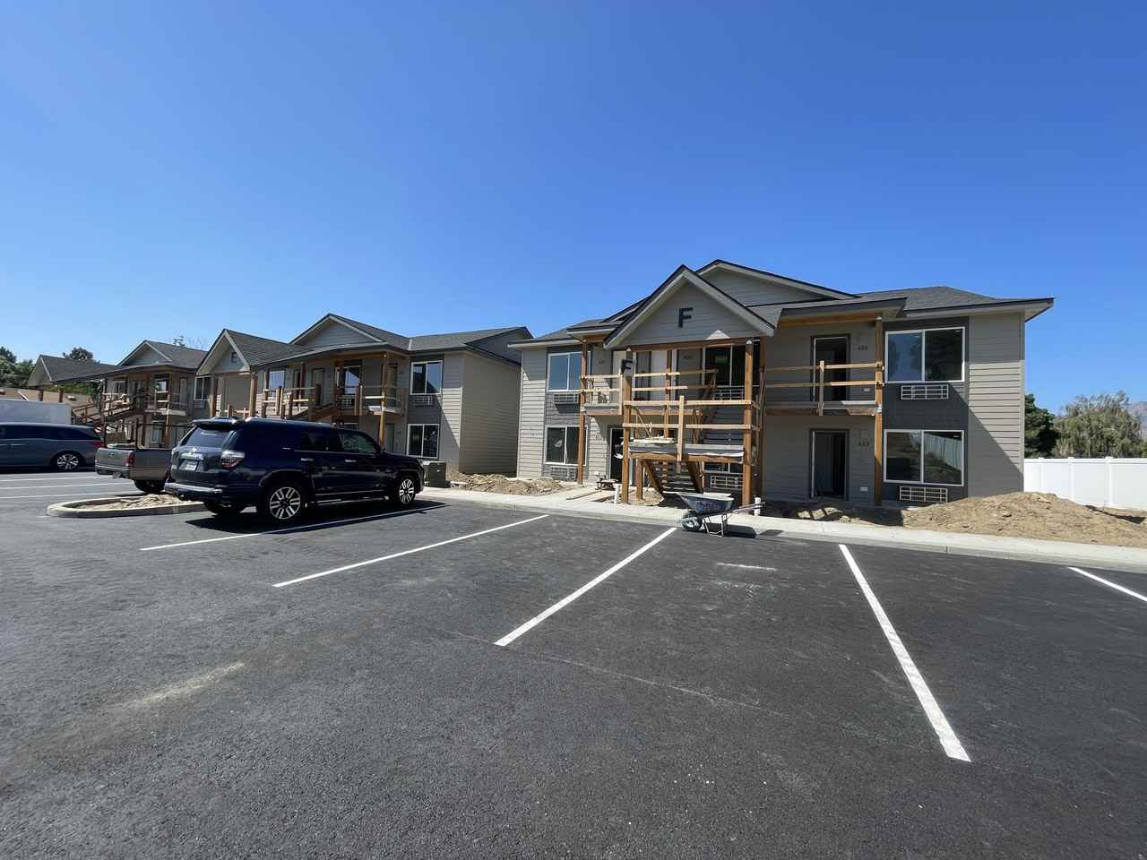 411 6th Street Northeast #A - Photo 2 of 24