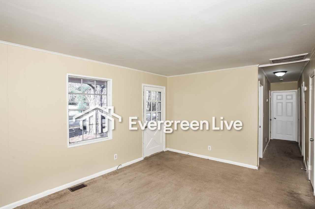 431 Hudson Ave - Photo 2 of 14