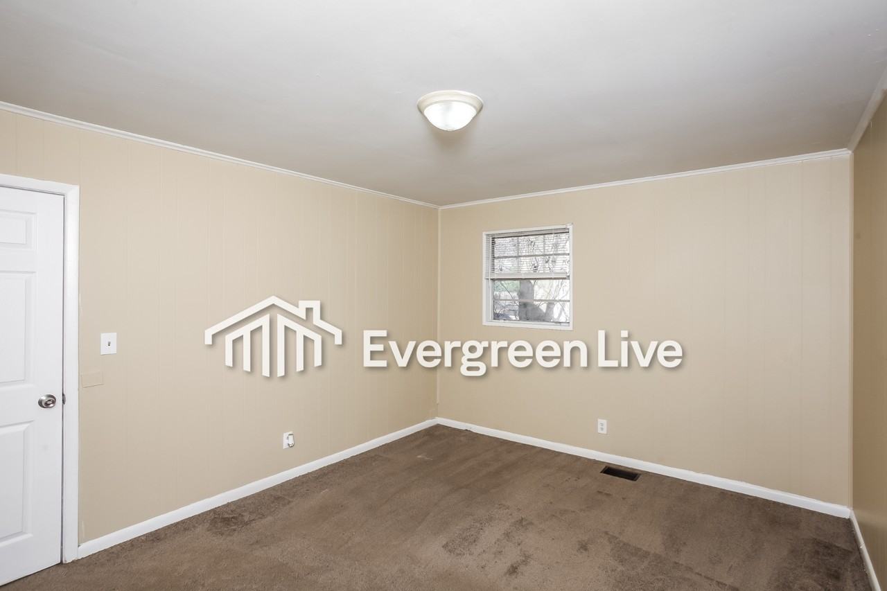 431 Hudson Ave - Photo 5 of 16