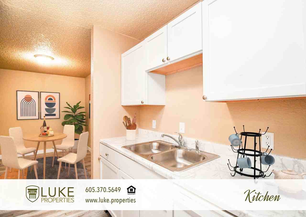 401 South Sycamore Avenue #104 - Photo 4 of 19