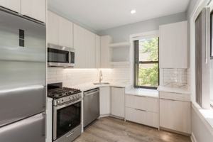 featured image of 1310-20 W Birchwood Ave & 7501-07 N Eastlake Ter