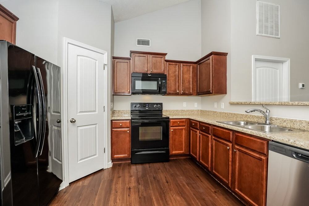 1715 Damascus Rd - Photo 6 of 16