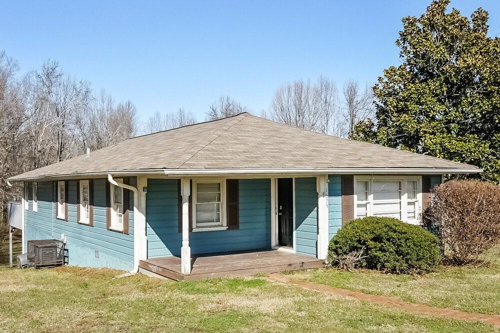 1075 Nebo Rd - Photo 3 of 16