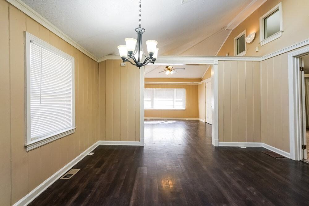 1075 Nebo Rd - Photo 6 of 16