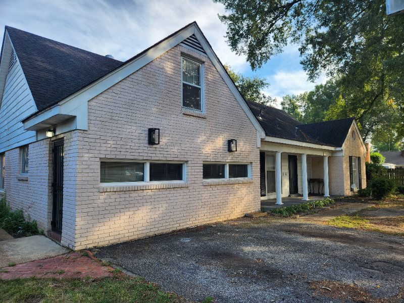 3120 Darrow St - Photo 2 of 46